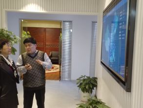 商務(wù)部駐上海特派員向欣一行蒞臨上海融資租賃交易服務(wù)中心指導(dǎo)工作